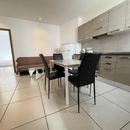 Apartment 2 Bedroom Close To Promenade Sliema