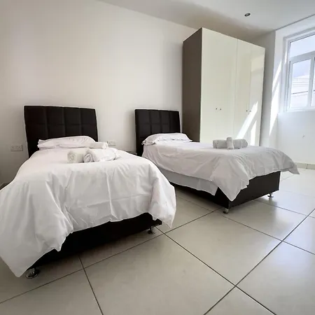 2 Bedroom Close To Promenade Appartamento